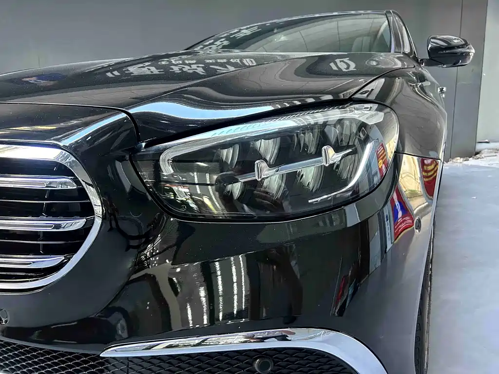 Mercedes-Benz E-Class — миниатюра 2
