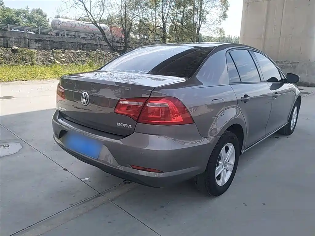 Volkswagen Bora 2014 1.6L AT Fashion
