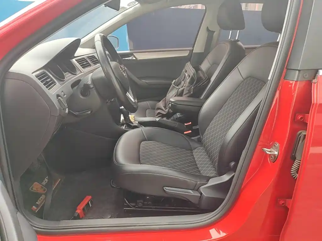 Skoda Rapid Spaceback — миниатюра 15