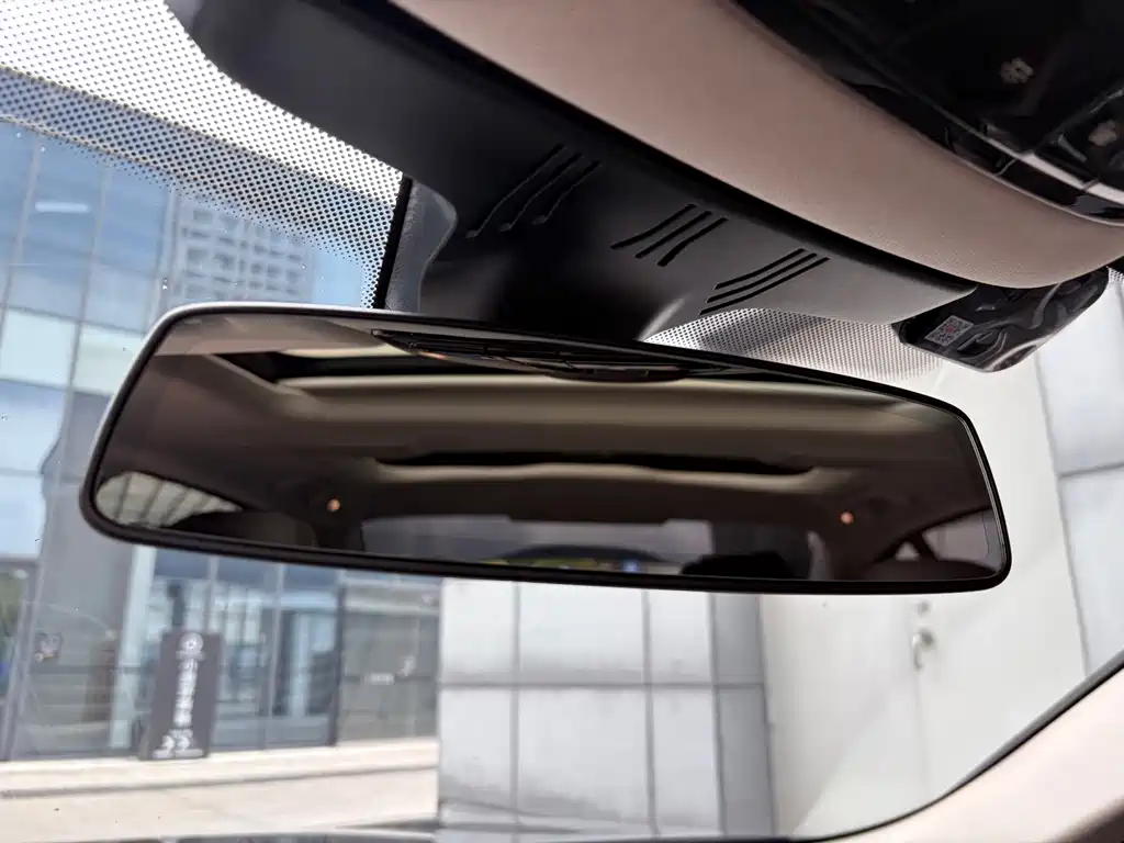 BMW 5 Series — миниатюра 18