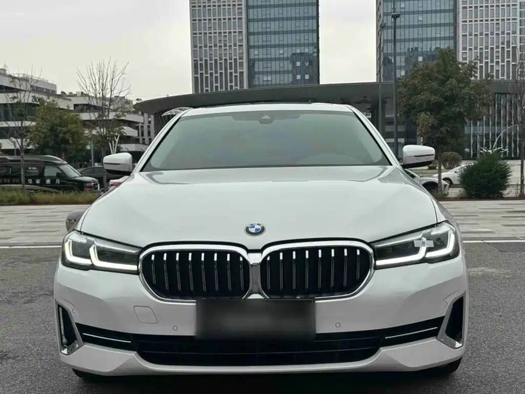 BMW 5 Series — миниатюра 6