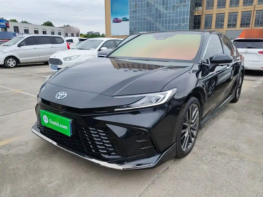 Toyota Camry — миниатюра 2