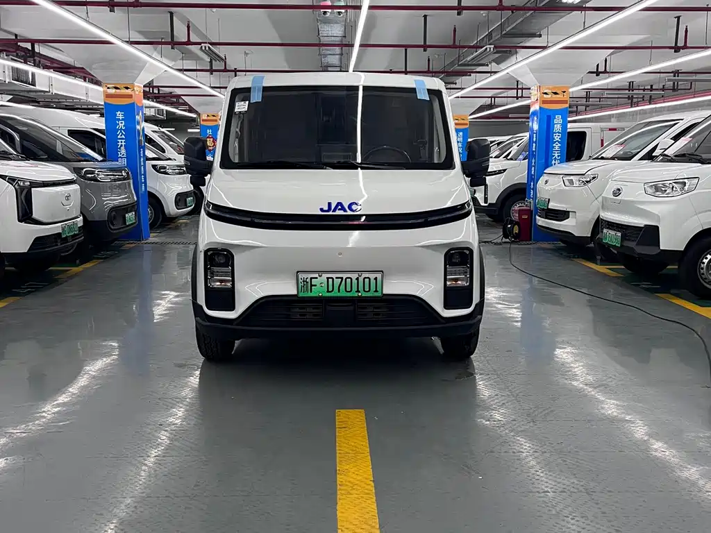 JAC Van Polo — миниатюра 2