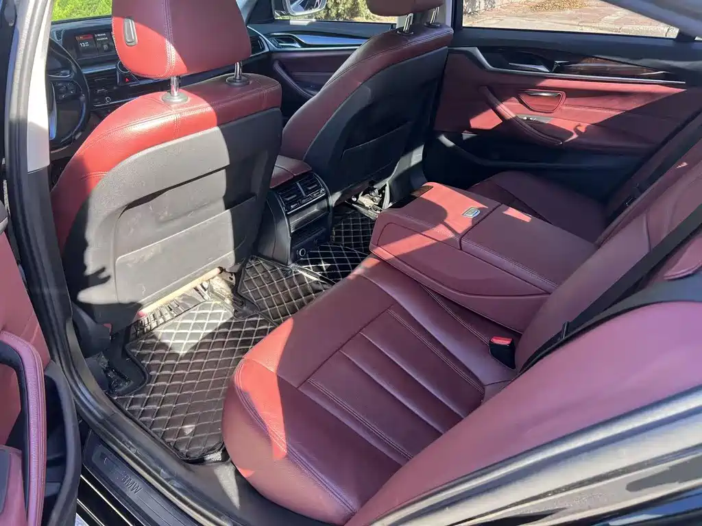 BMW 5 Series — миниатюра 20