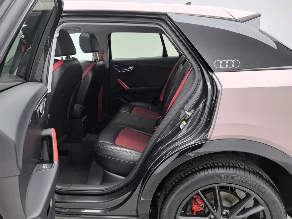 Audi Q2L — миниатюра 15