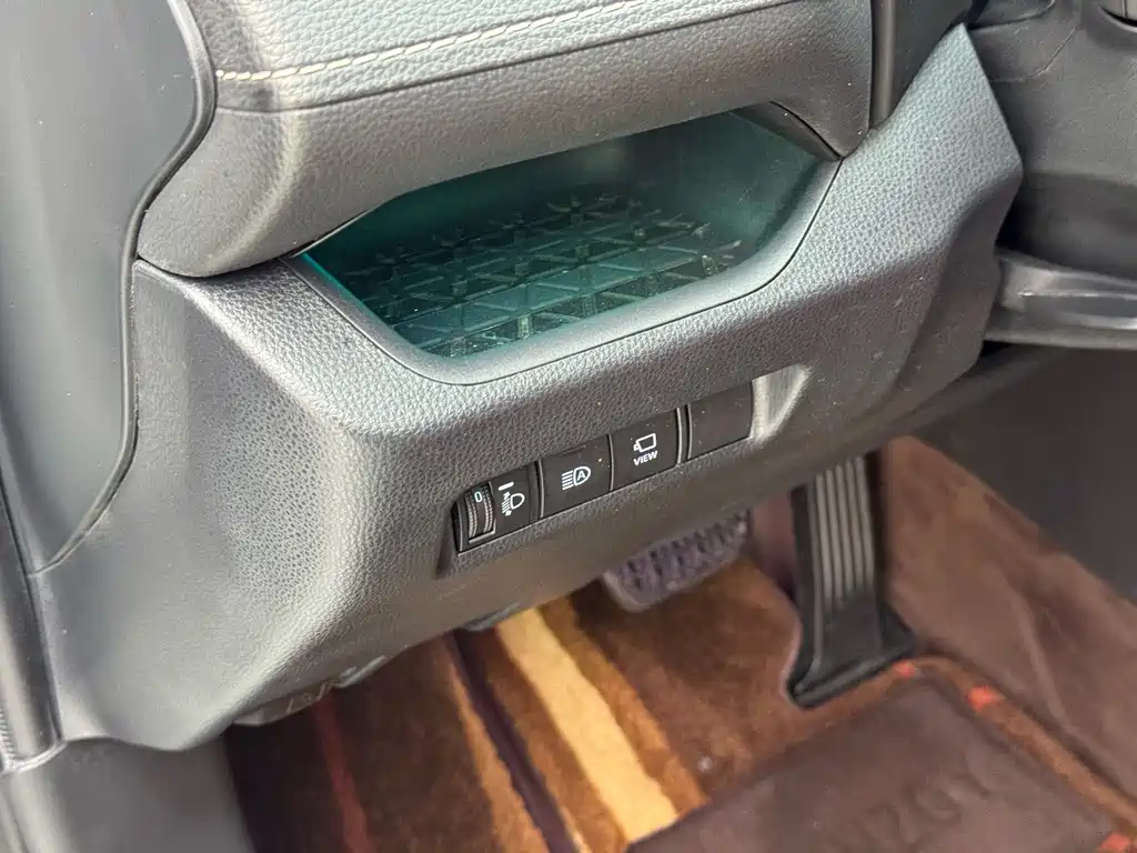 Toyota RAV4 — миниатюра 11