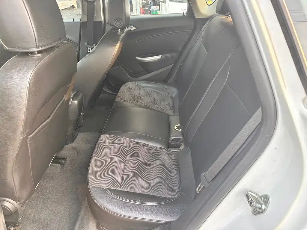 Buick Excelle — миниатюра 8