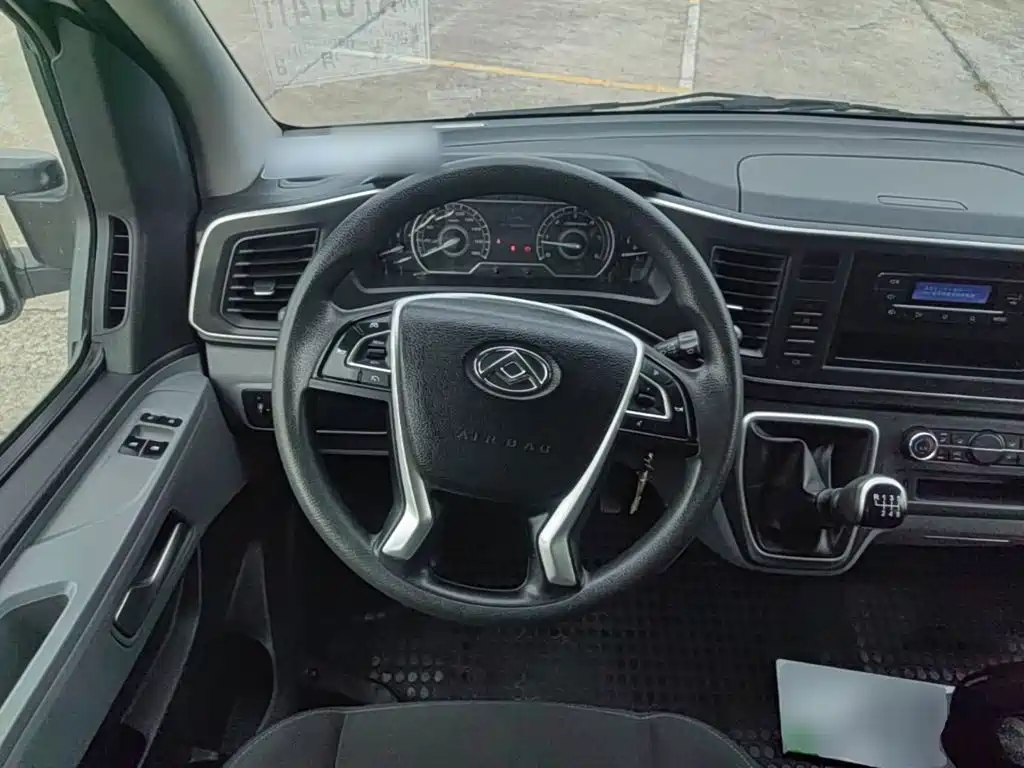 MAXUS V80 — миниатюра 11