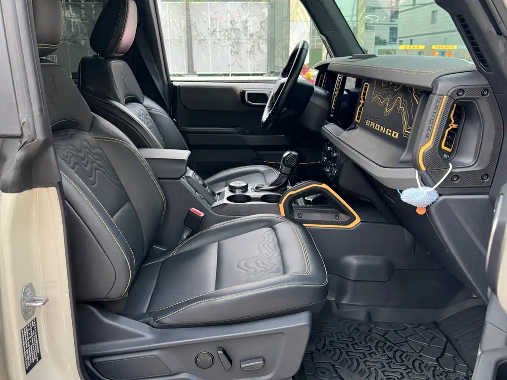 Ford Bronco — миниатюра 13