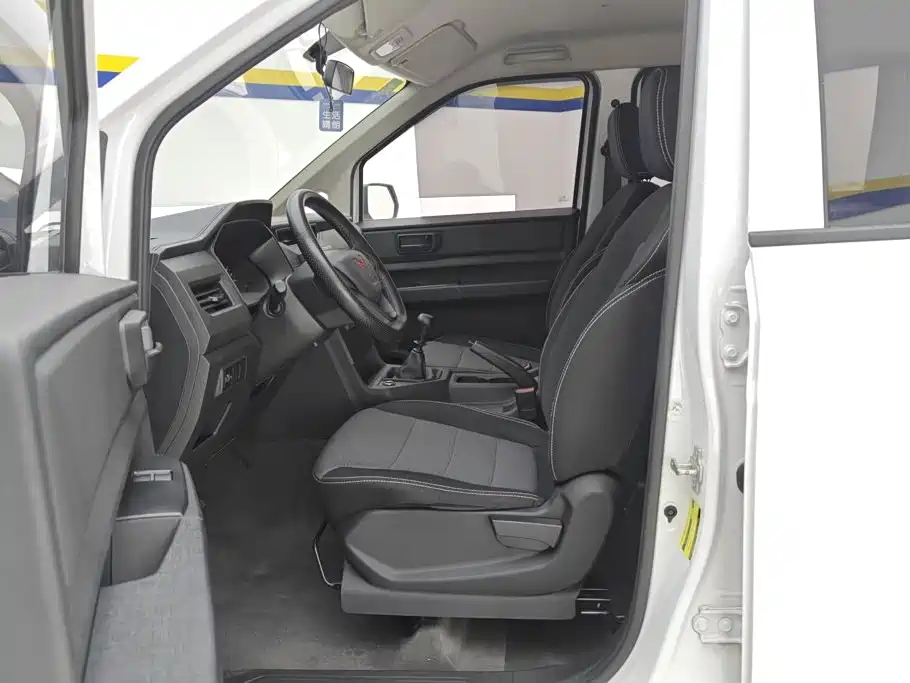 Wuling Hongguang PLUS — миниатюра 9