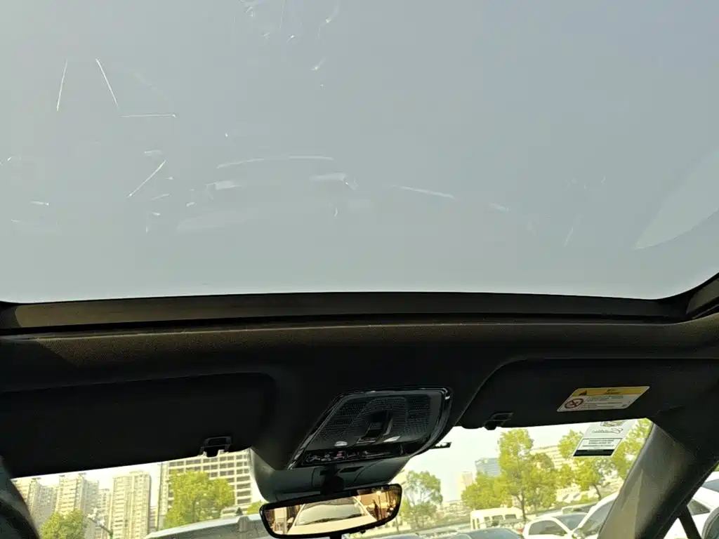 Cadillac Lyriq — миниатюра 18