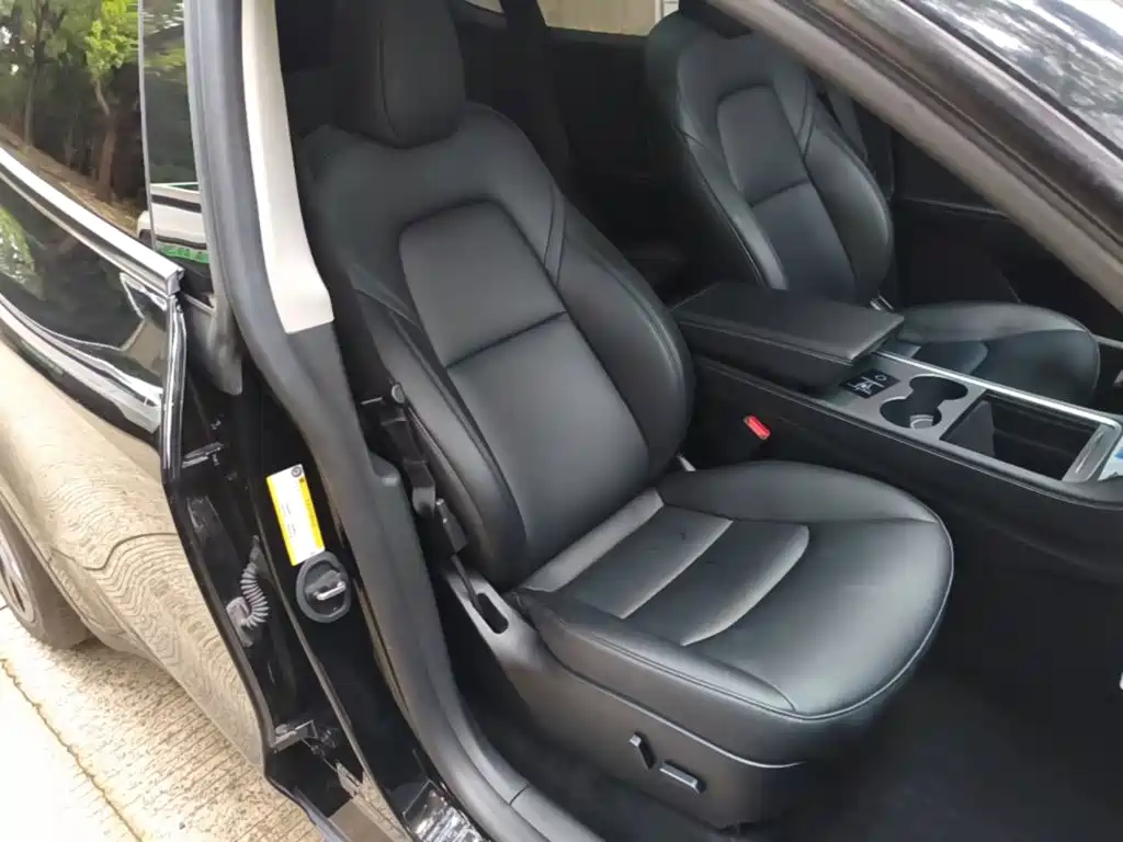 Tesla Model Y — миниатюра 25