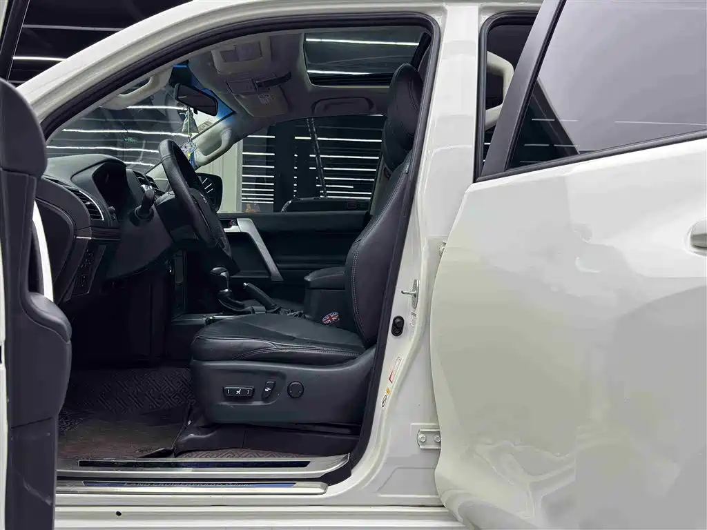 Toyota Land Cruiser Prado 2018 3.5L AT TX-L