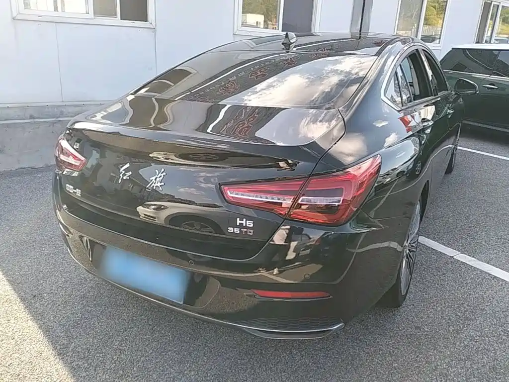 Hongqi Hongqi H5 — миниатюра 7