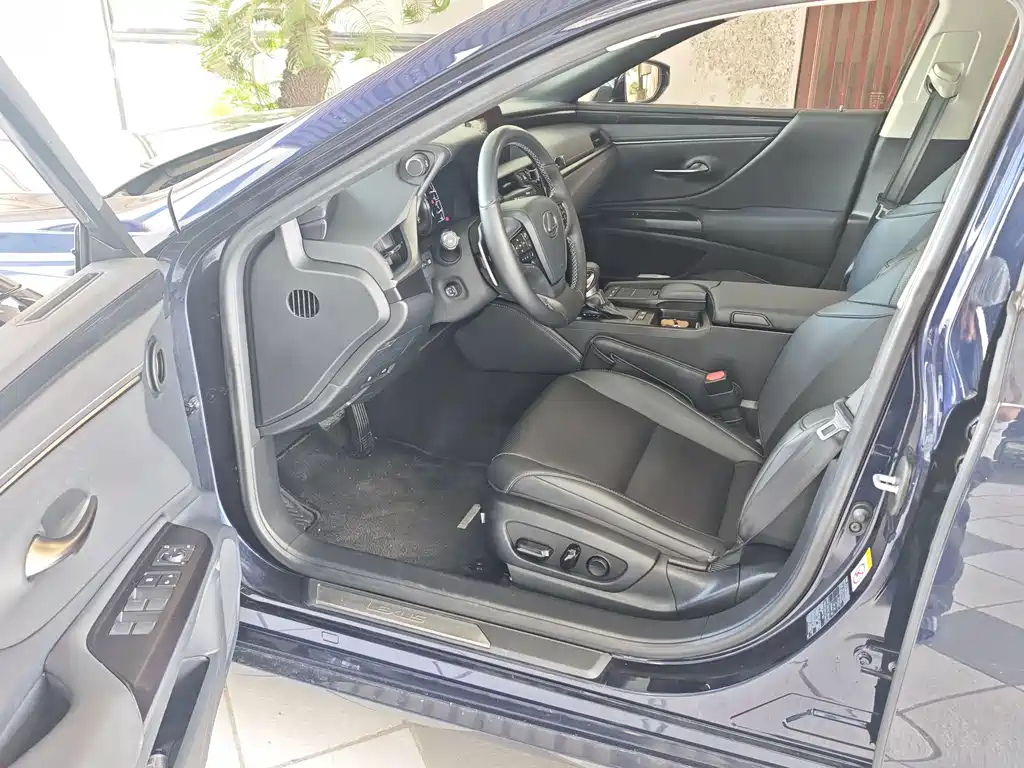 Lexus ES — миниатюра 6