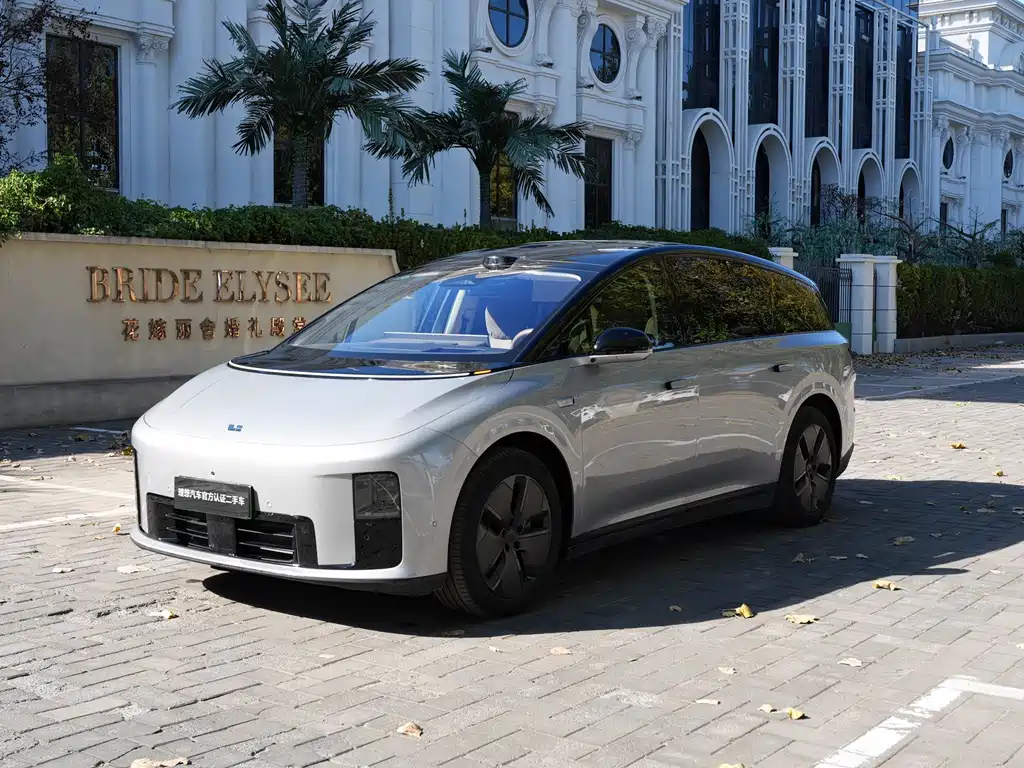 Li Auto Li i8