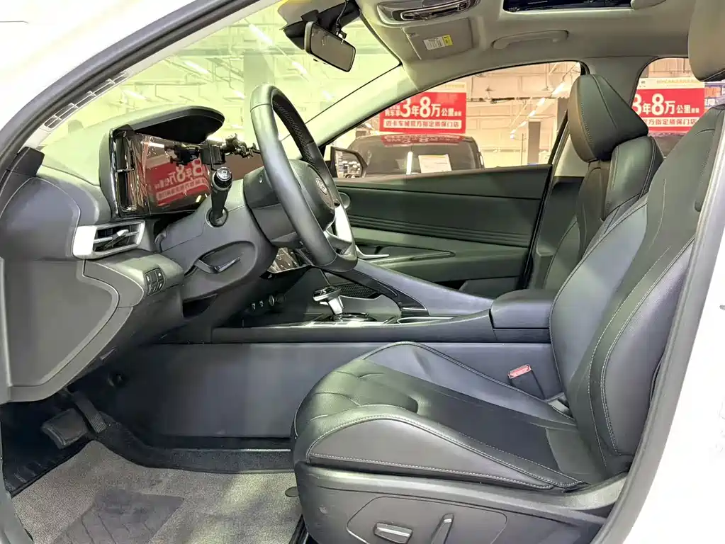 Hyundai Elantra — миниатюра 5