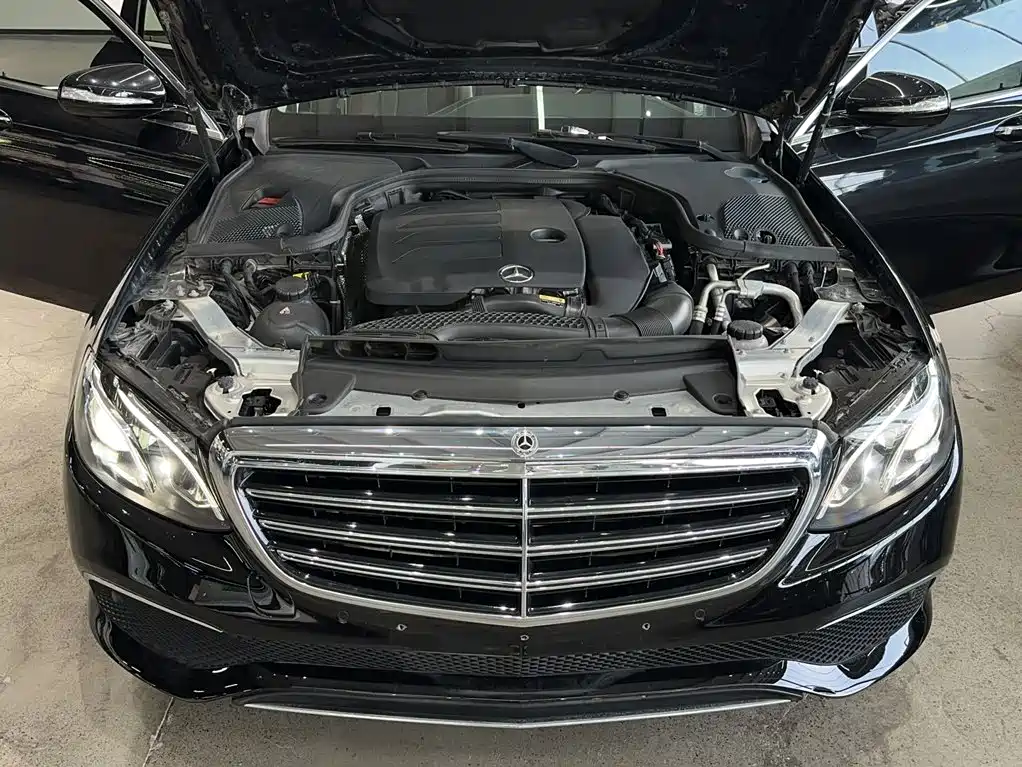 Mercedes-Benz E-Class — миниатюра 20