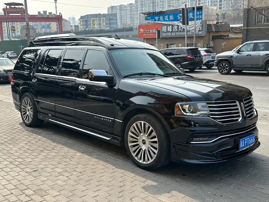 Lincoln Navigator 2018 3.5T V