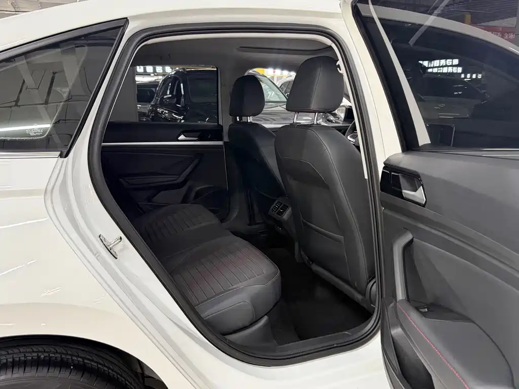 Volkswagen Lavida — миниатюра 11