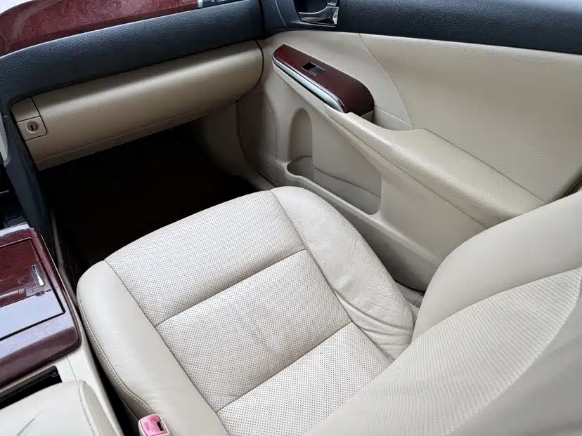 Toyota Camry — миниатюра 10