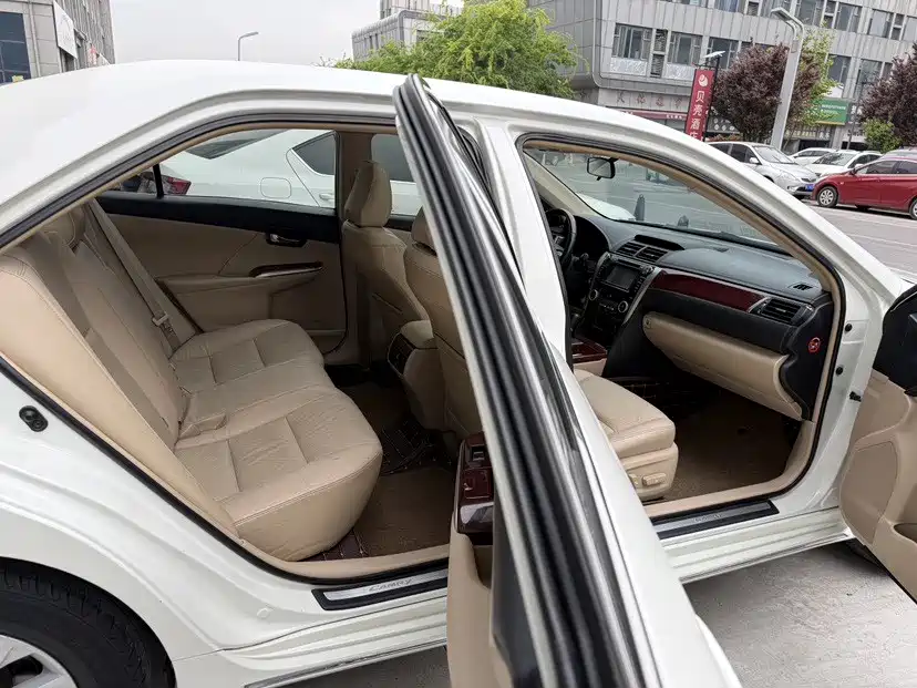 Toyota Camry — миниатюра 24