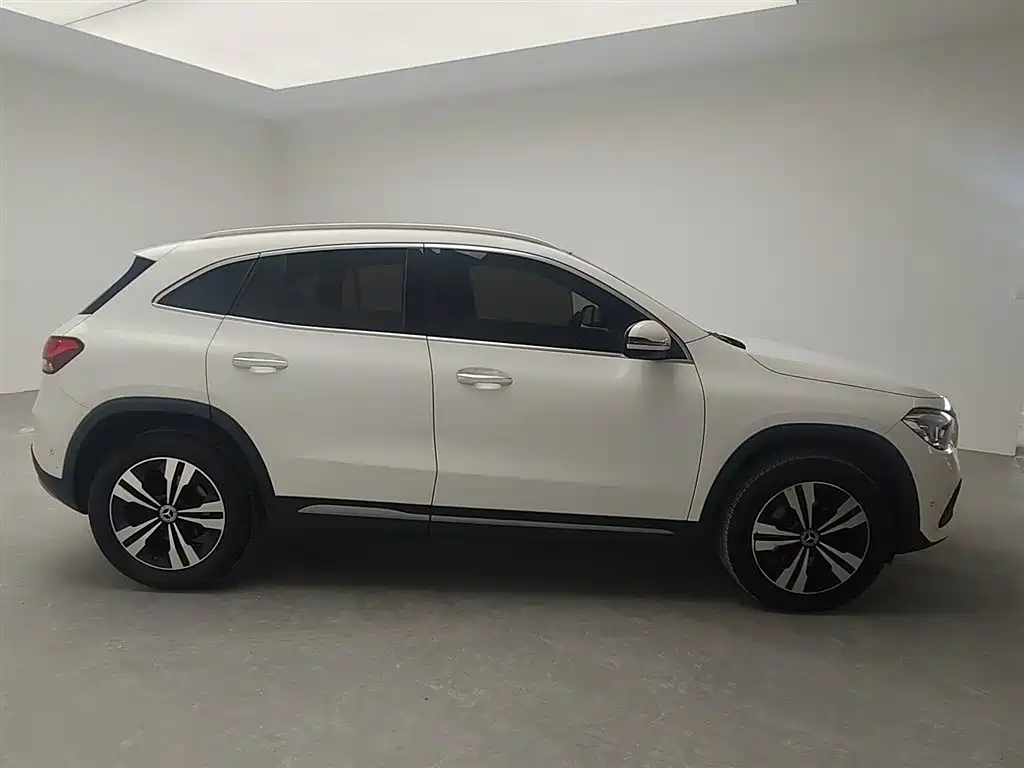 Mercedes-Benz GLA — миниатюра 6