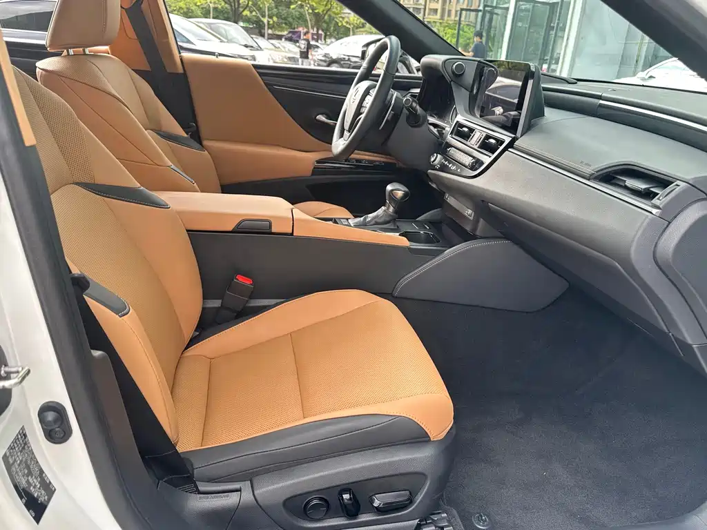 Lexus ES — миниатюра 19
