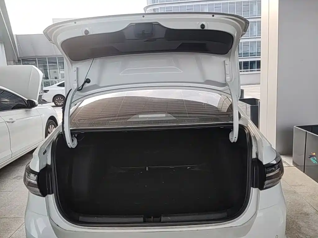 Volkswagen Lavida — миниатюра 19