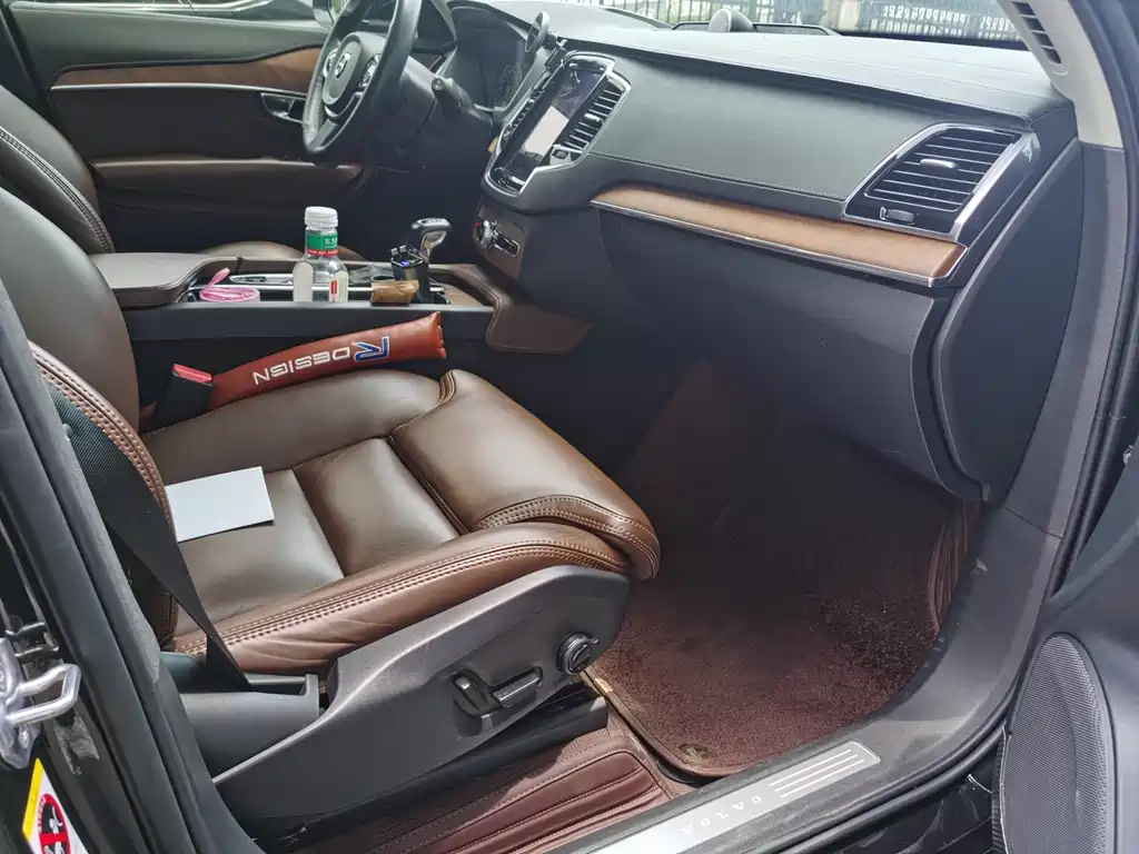 Volvo XC90 2019 T6 7 мест V