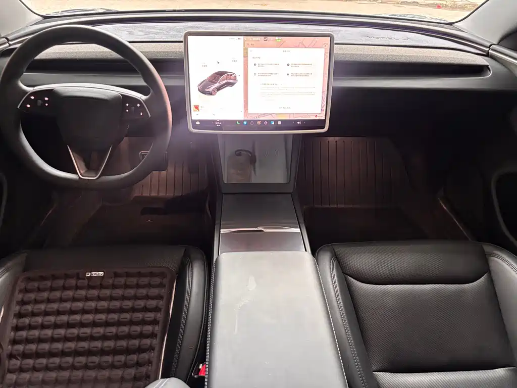 Tesla Model 3 — миниатюра 7