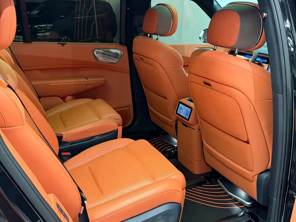 Lynk & Co 900 — миниатюра 24