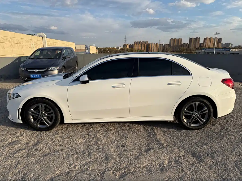 Mercedes-Benz A-Class — миниатюра 13