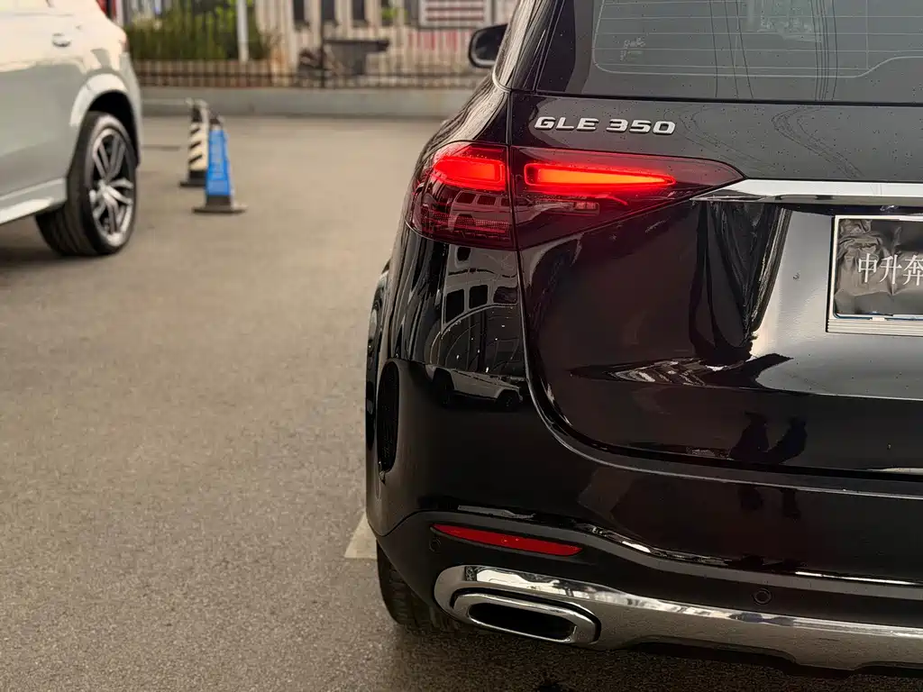 Mercedes-Benz GLE (Import) — миниатюра 10