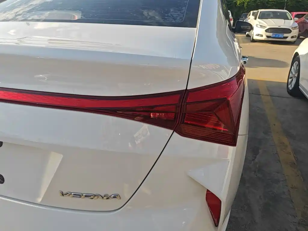 Hyundai Verna — миниатюра 8