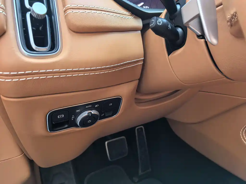 Aston Martin DBX — фотографии объявления, Фото 47
