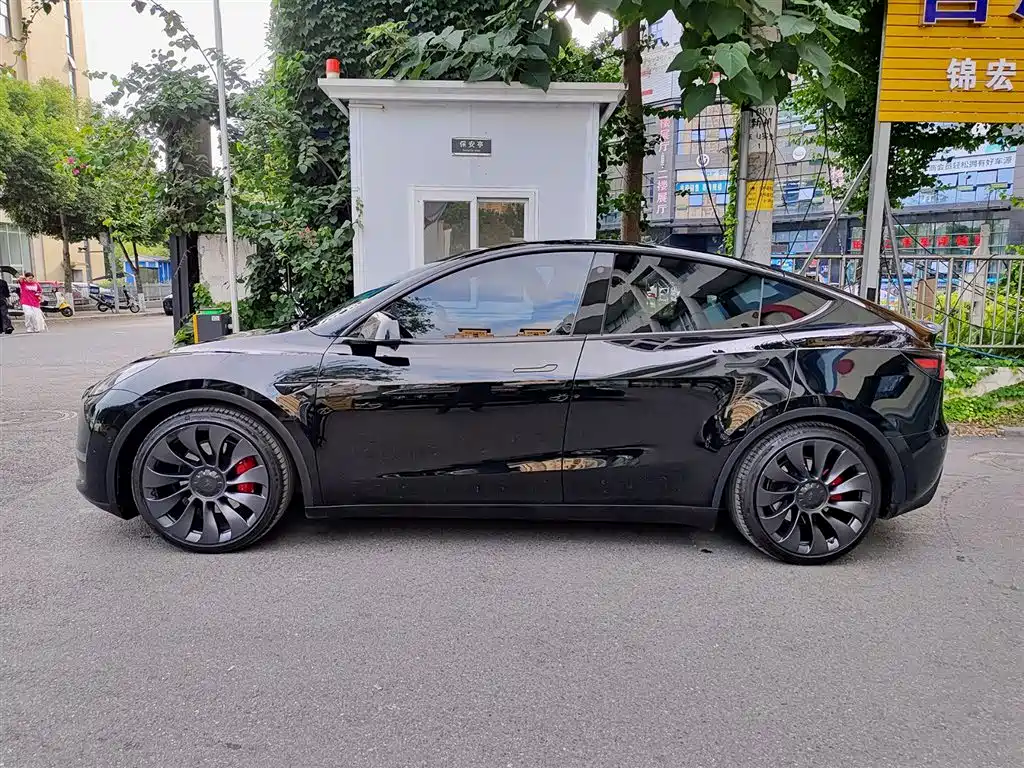 Tesla Model Y 2022 Performance