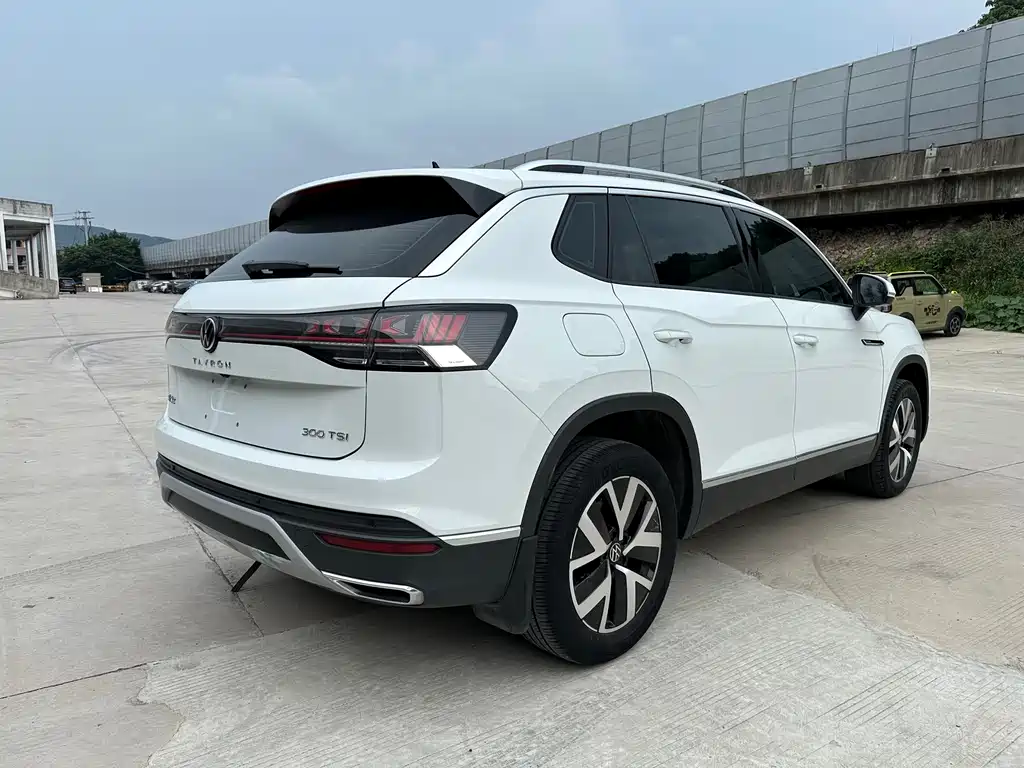Volkswagen Tayron 2023 300TSI Luxury Plus