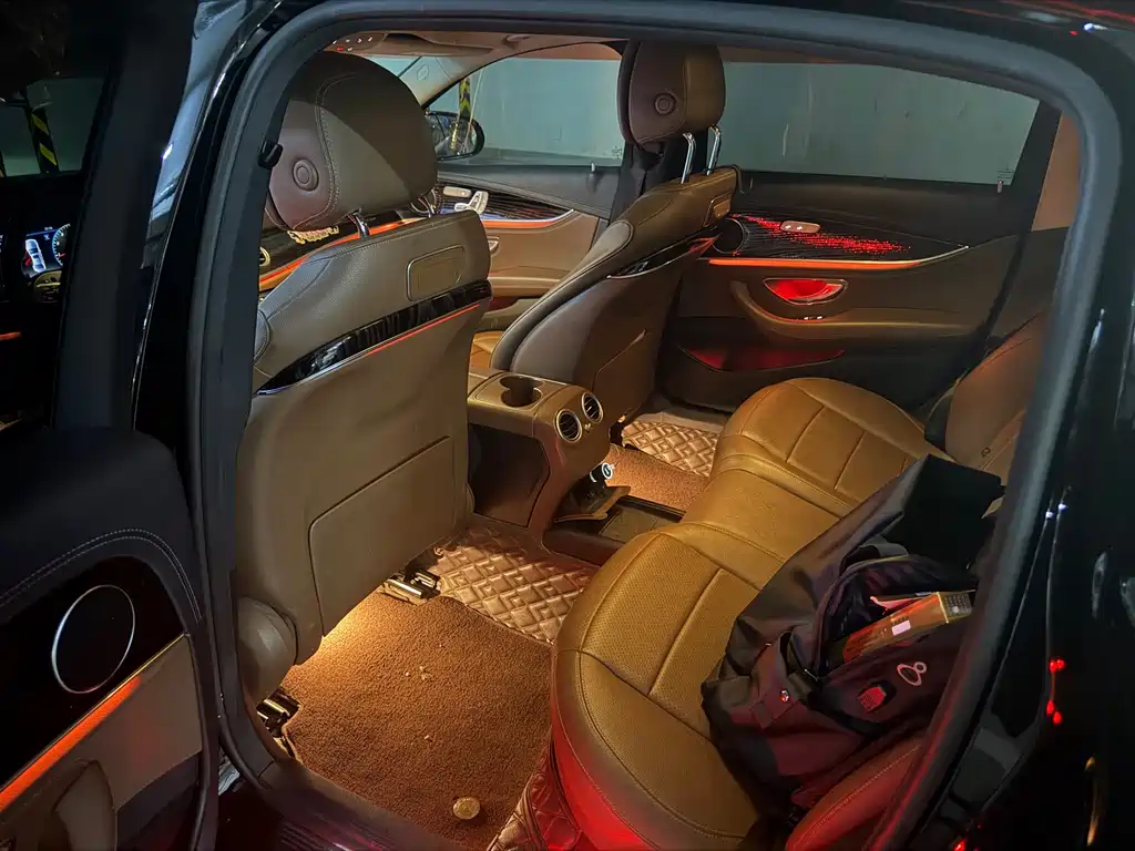 Mercedes-Benz E-Class — миниатюра 5