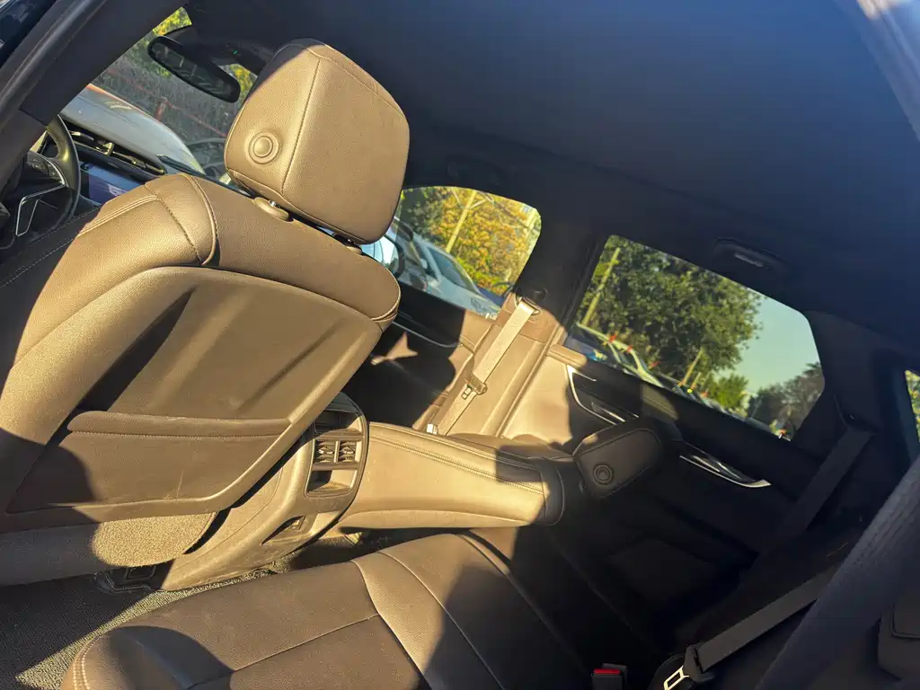 Cadillac XT5 — миниатюра 15