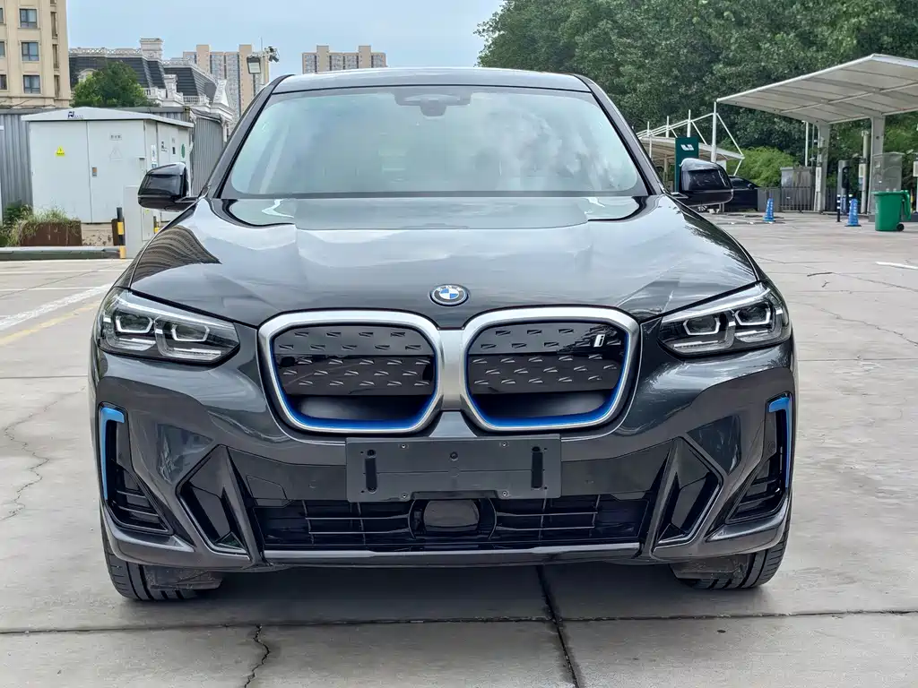 BMW iX3 — миниатюра 2