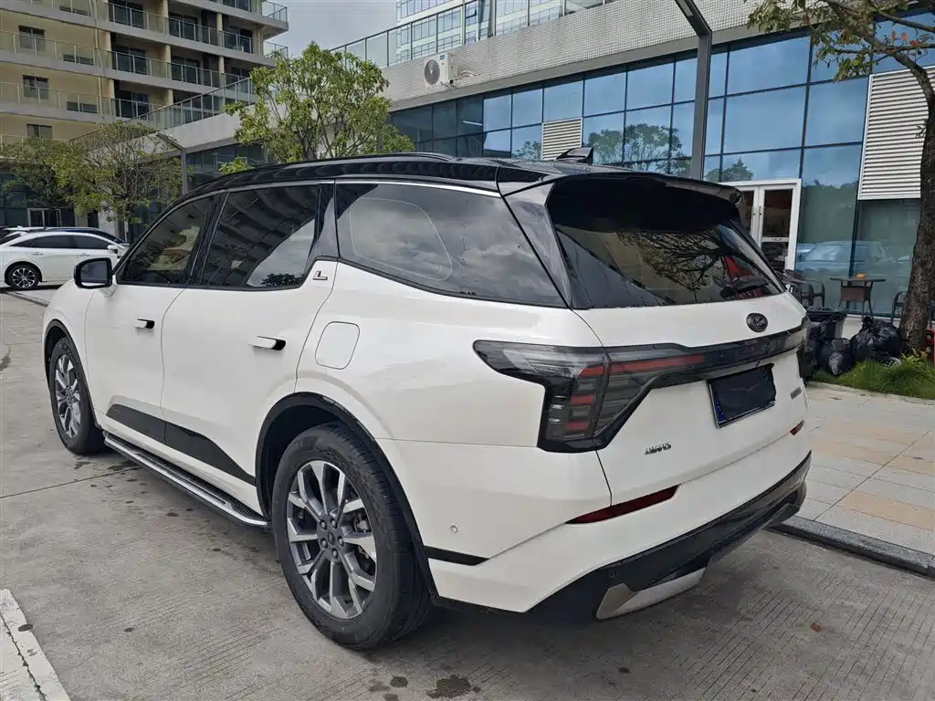 Ford Edge — миниатюра 6