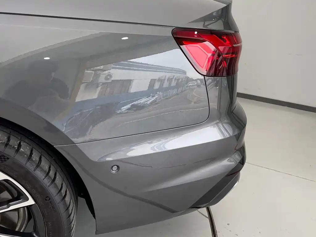 Audi A4L 2023 40 TFSI Luxury