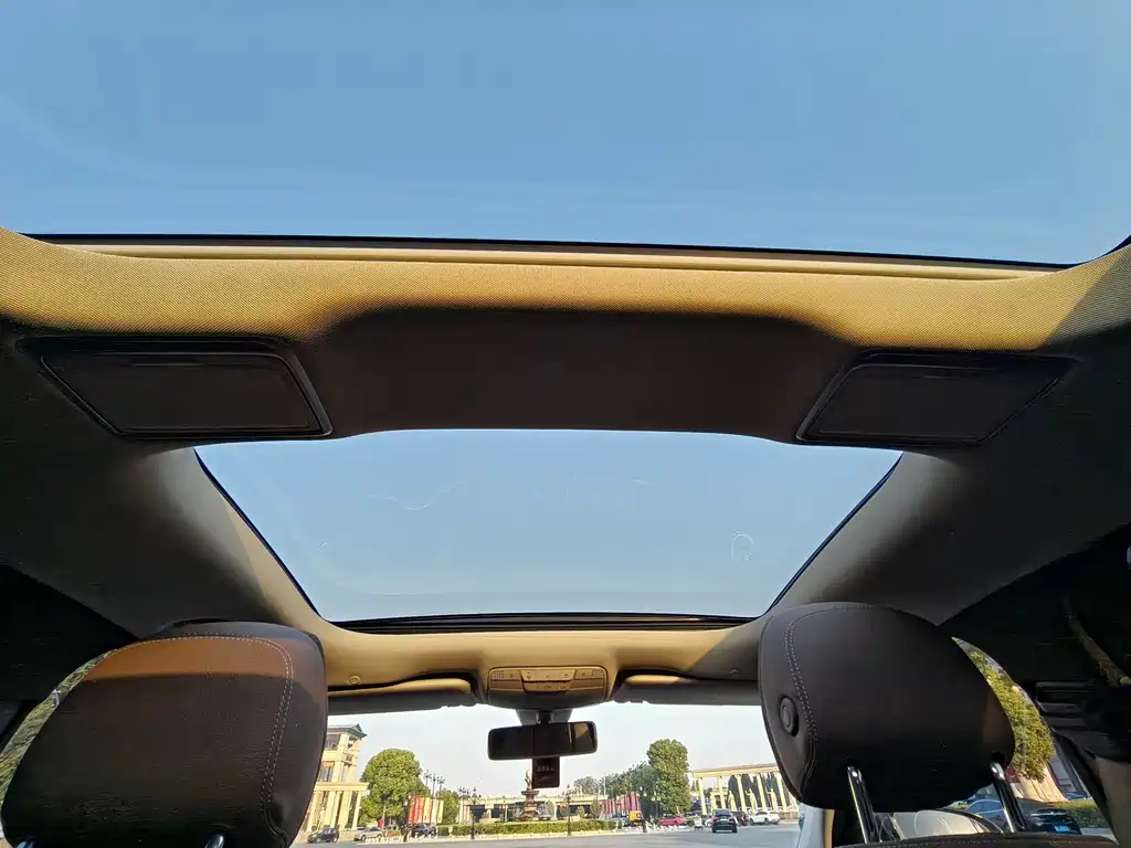 Mercedes-Benz E-Class — миниатюра 21