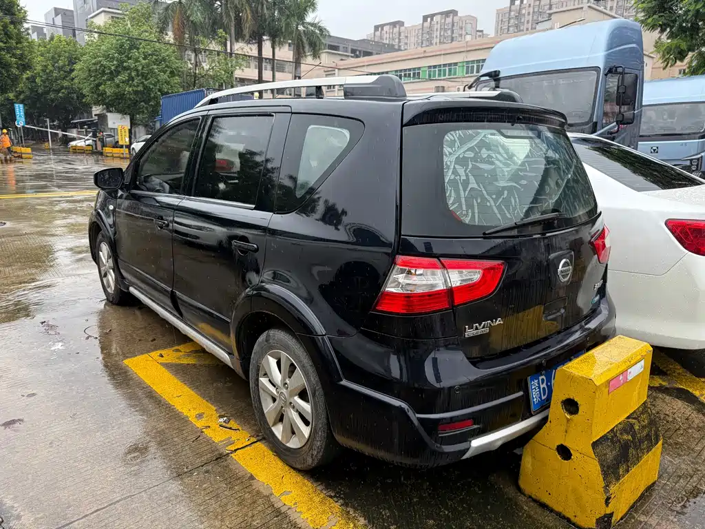 Nissan Livina — миниатюра 7