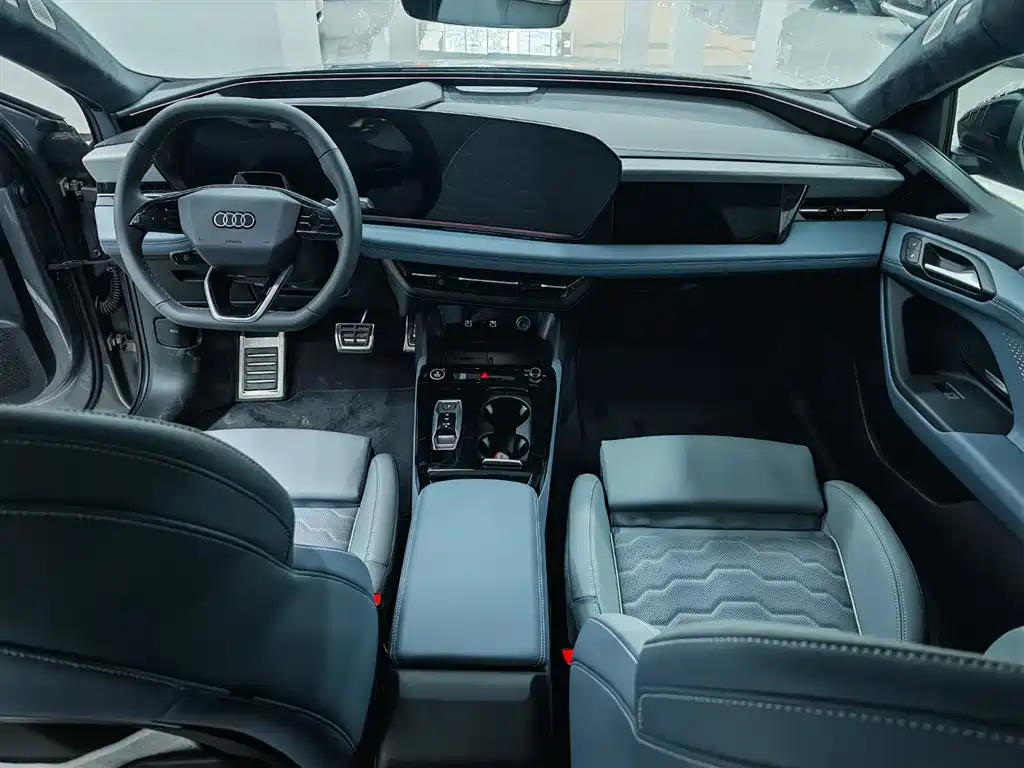 Audi A6L e-tron — миниатюра 11