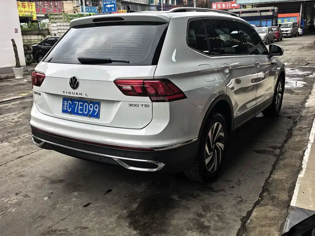 Volkswagen Tiguan L 2023 — фото 6