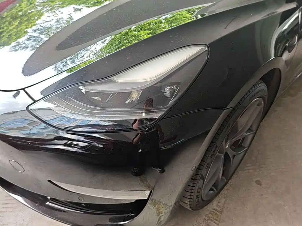 Tesla Model 3 — миниатюра 24