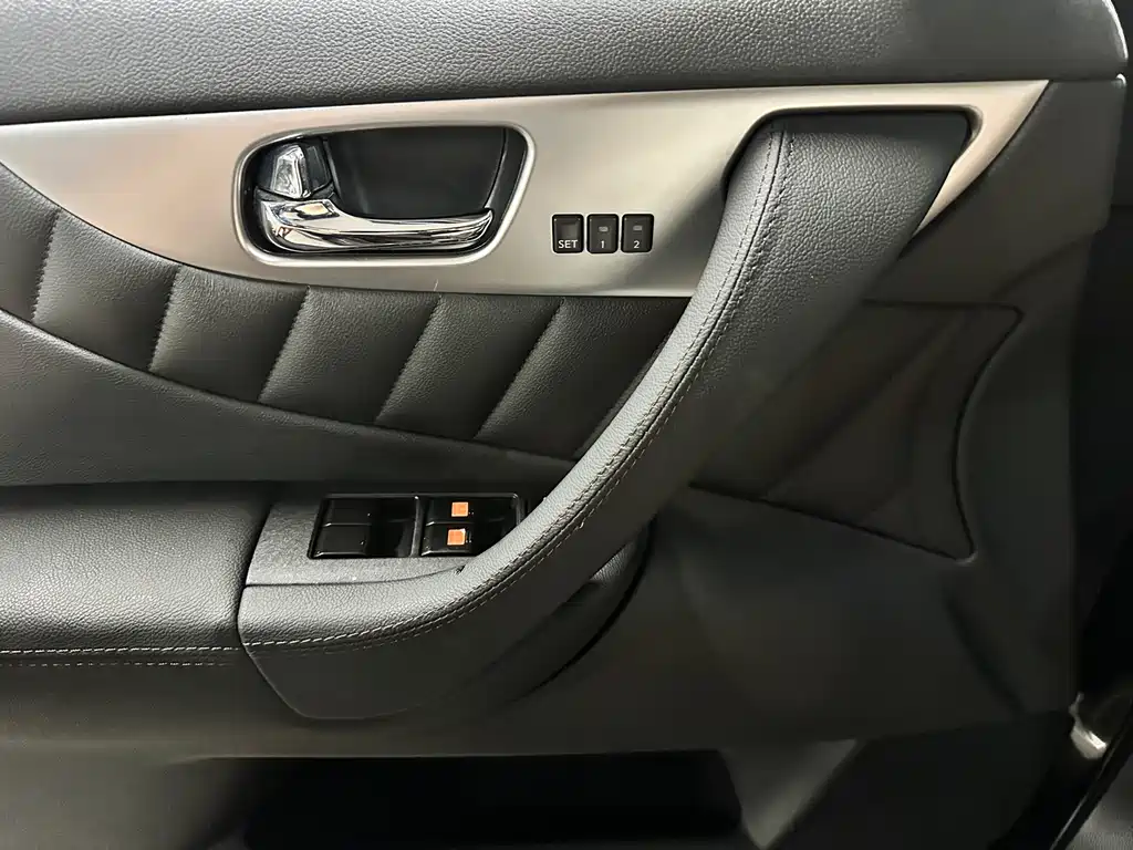 Infiniti FX — миниатюра 14