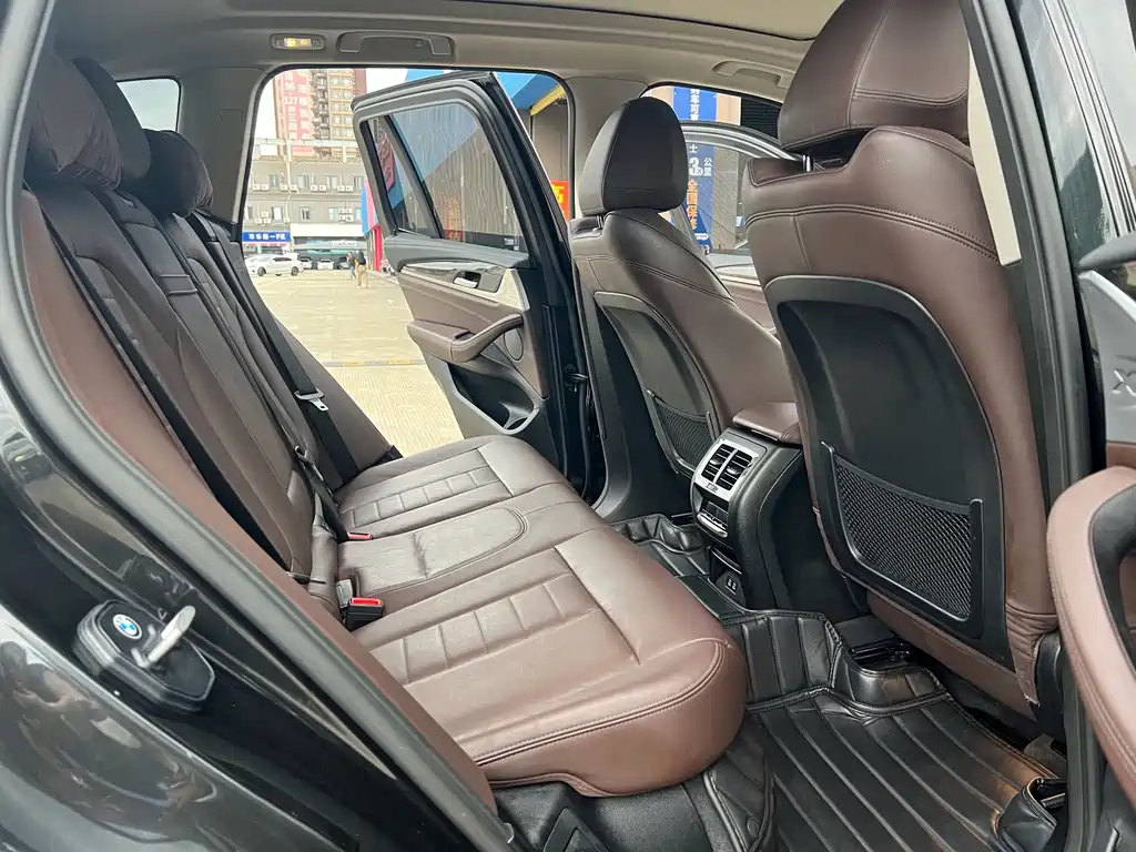 BMW X3 — миниатюра 11